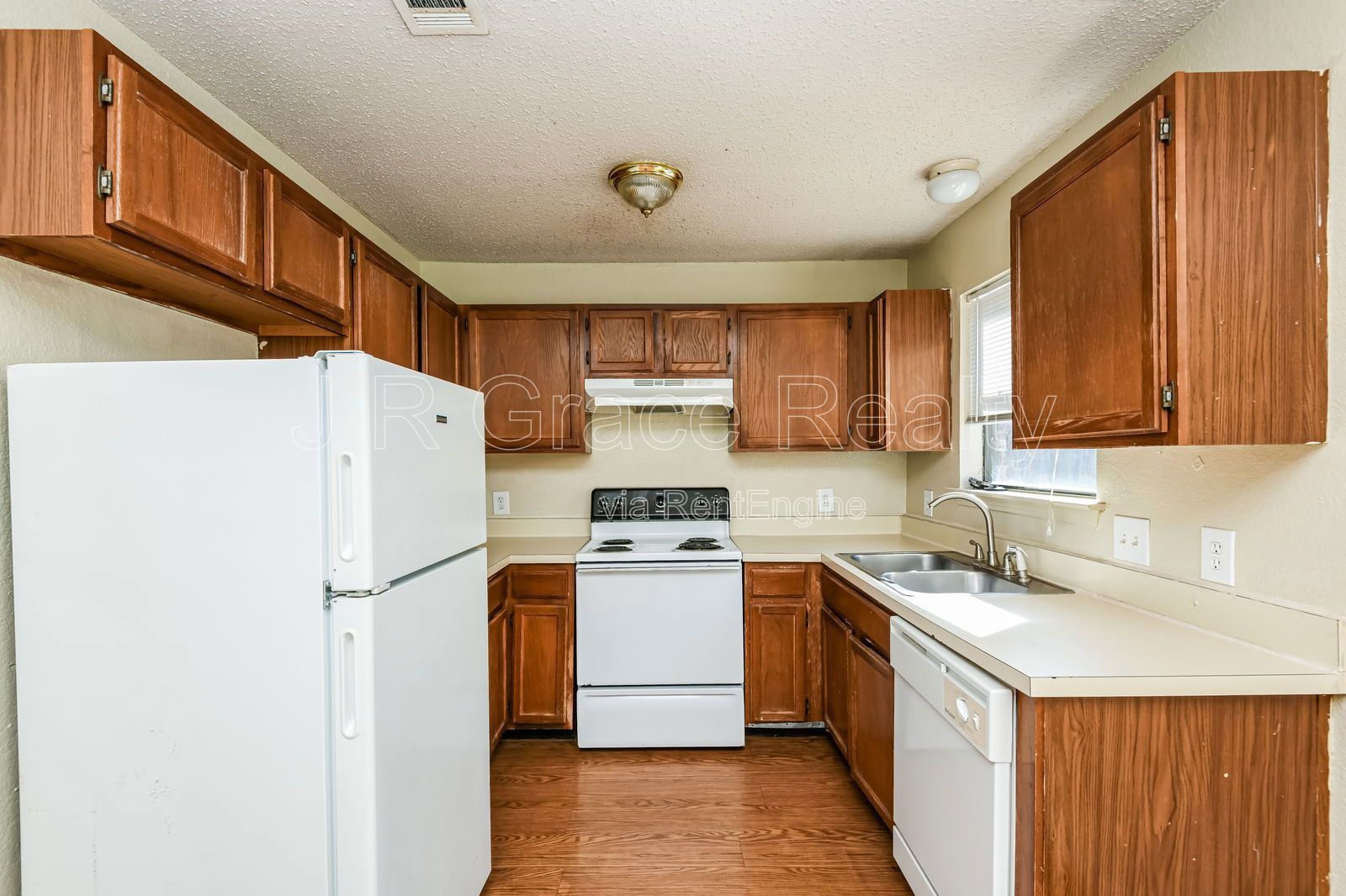 5919 Shadydell property image