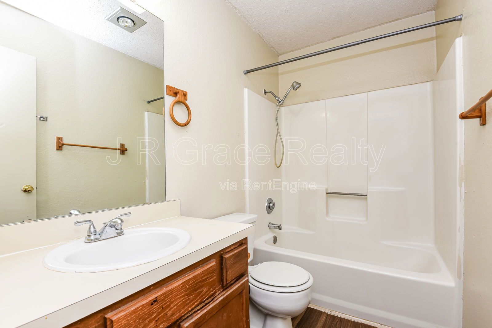 5919 Shadydell property image