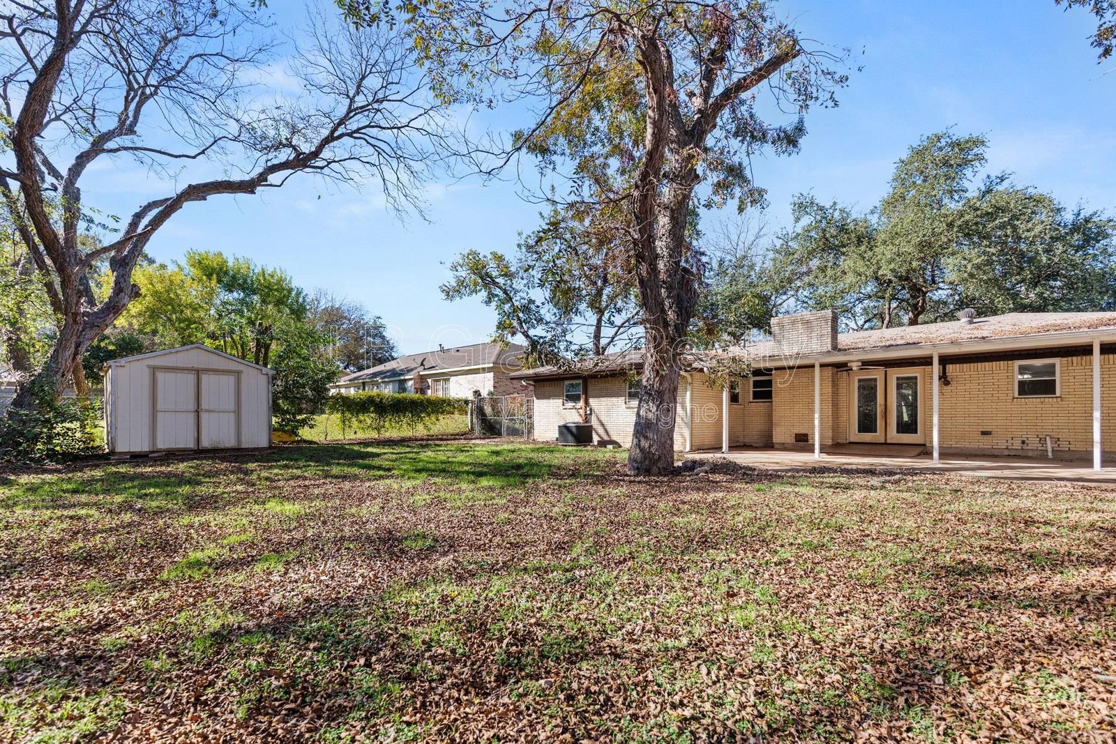 8806 Fox Hollow property image