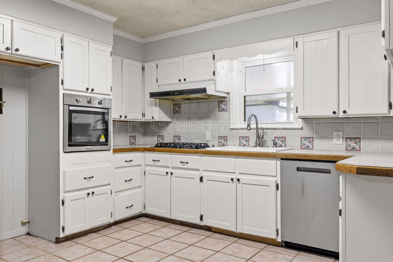 8806 Fox Hollow property image