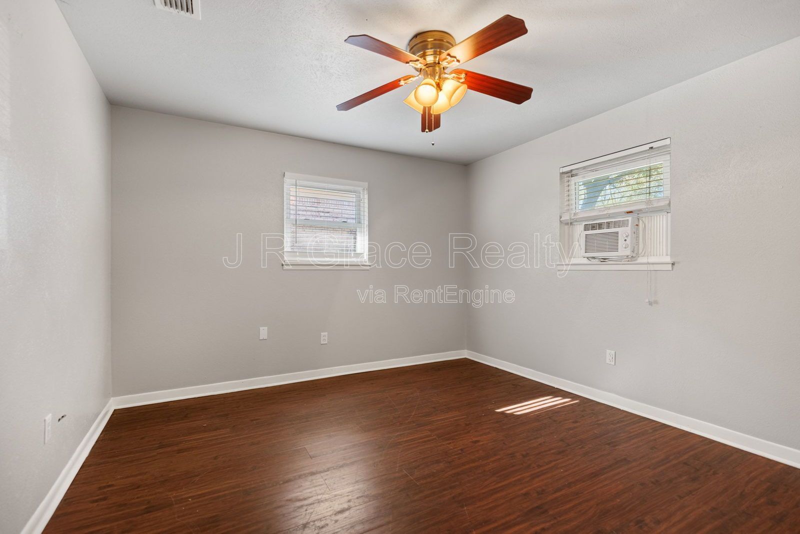 8806 Fox Hollow property image