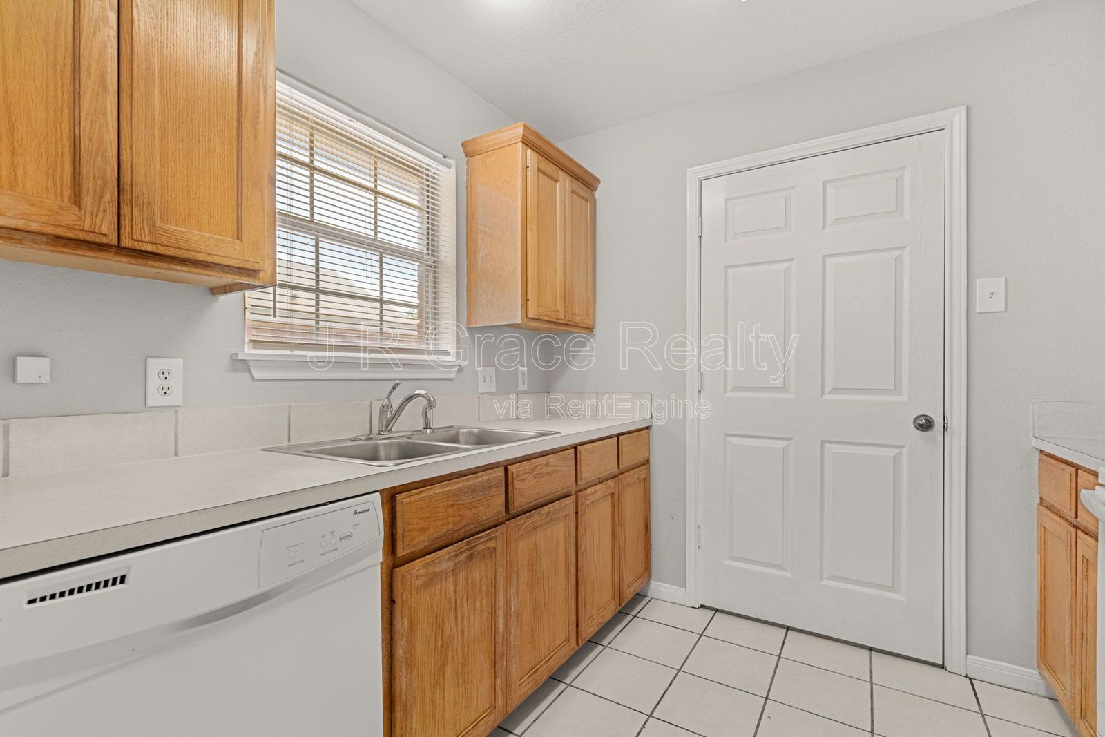 10217HyaciB property image