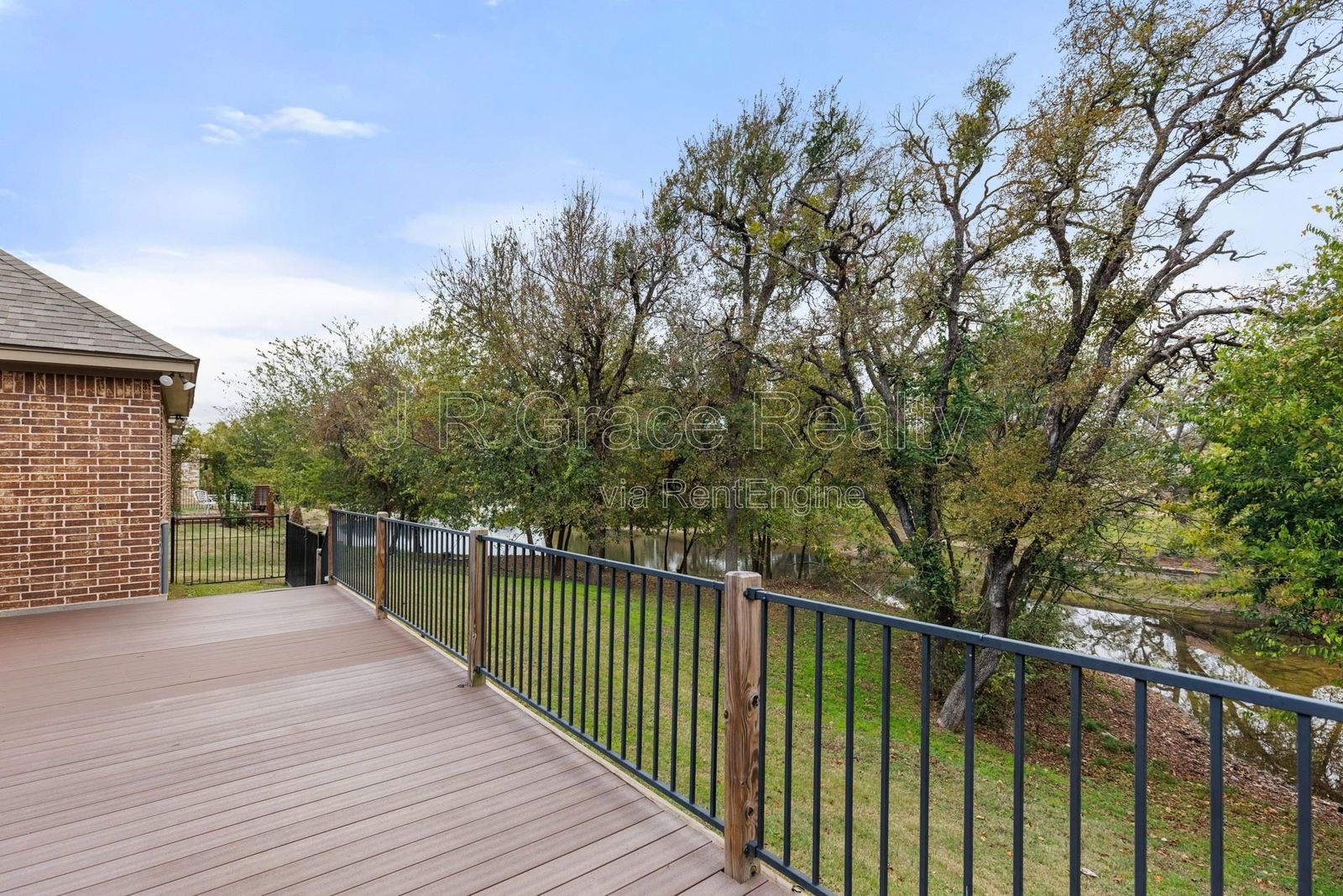 19 N Shore Circle property image