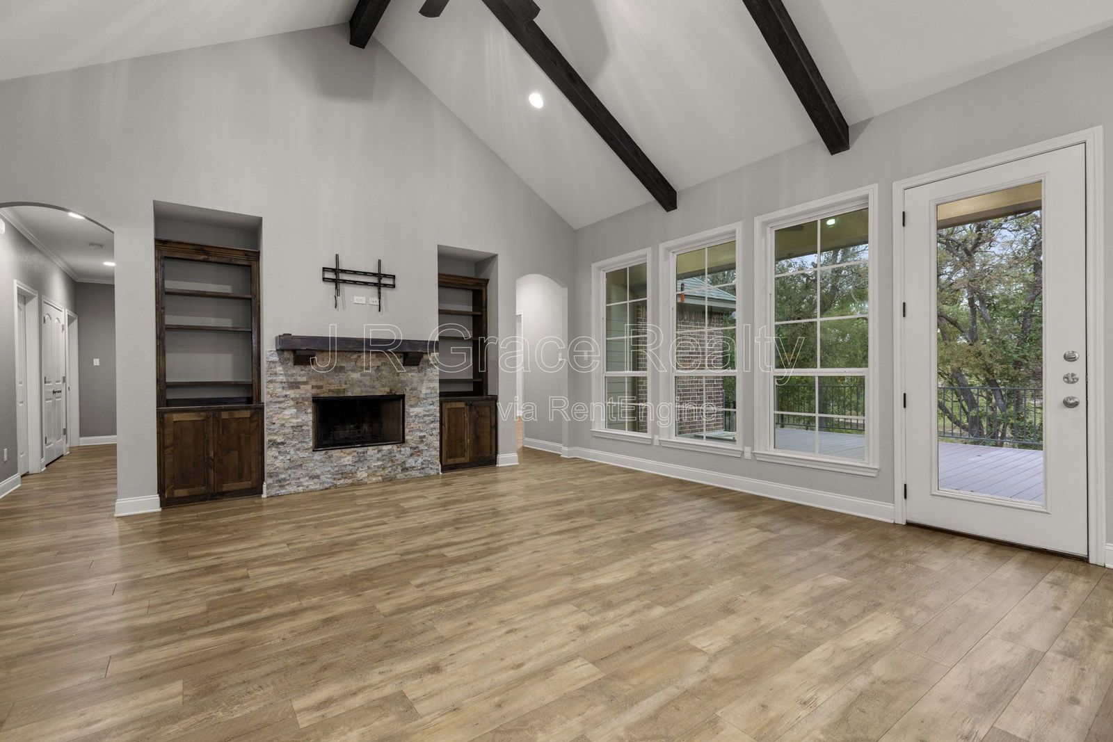 19 N Shore Circle property image