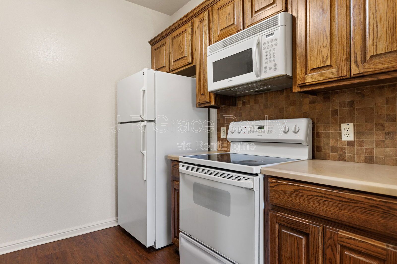 10005 Amber Circle property image