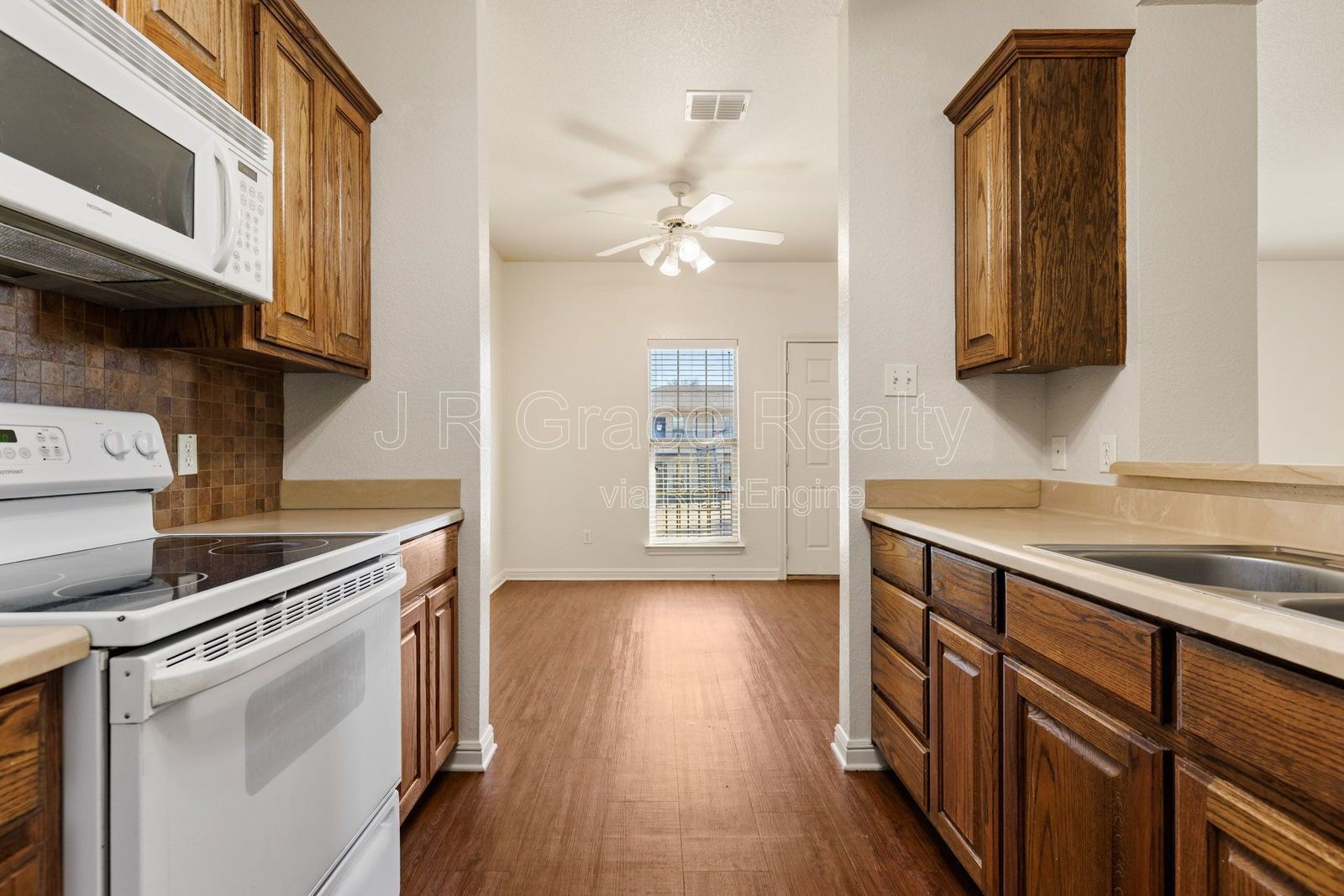10005 Amber Circle property image