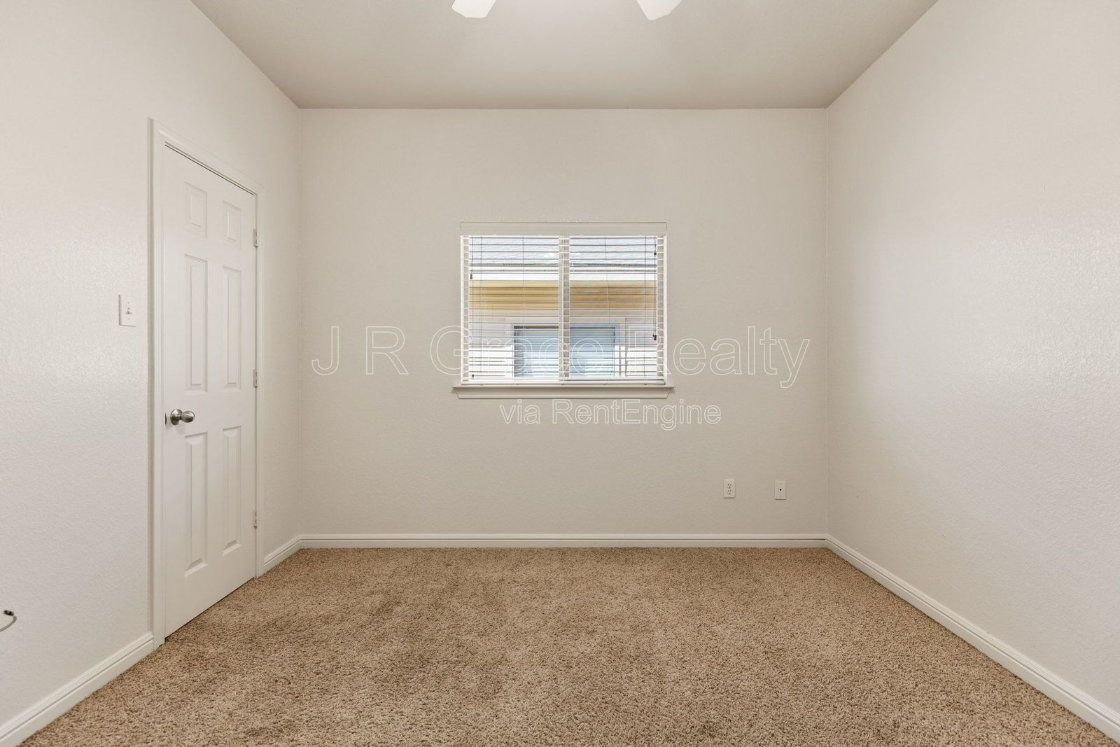 10005 Amber Circle property image