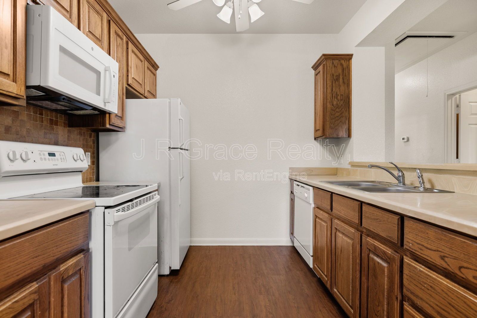 10007 Amber Circle property image