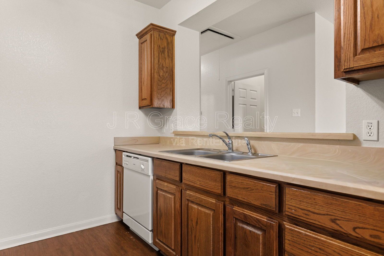 10007 Amber Circle property image