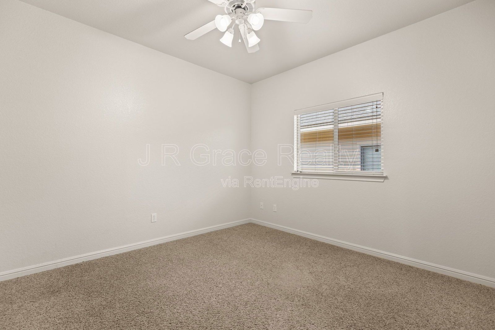 10007 Amber Circle property image