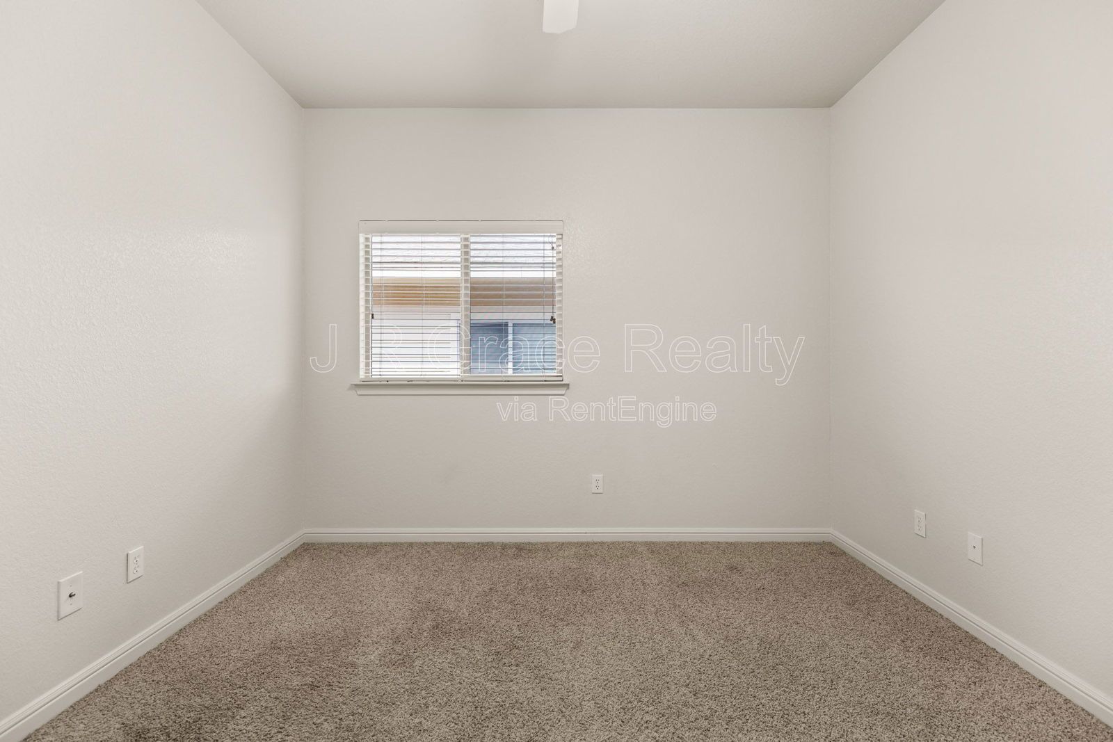 10007 Amber Circle property image