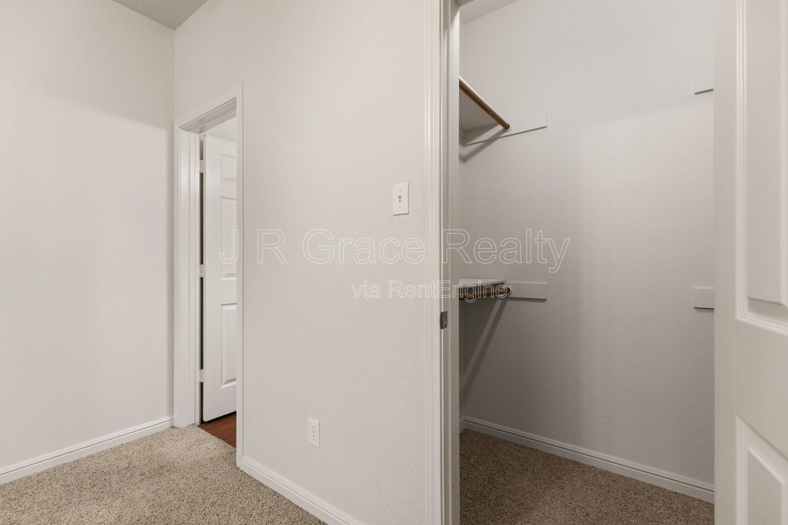 10007 Amber Circle property image