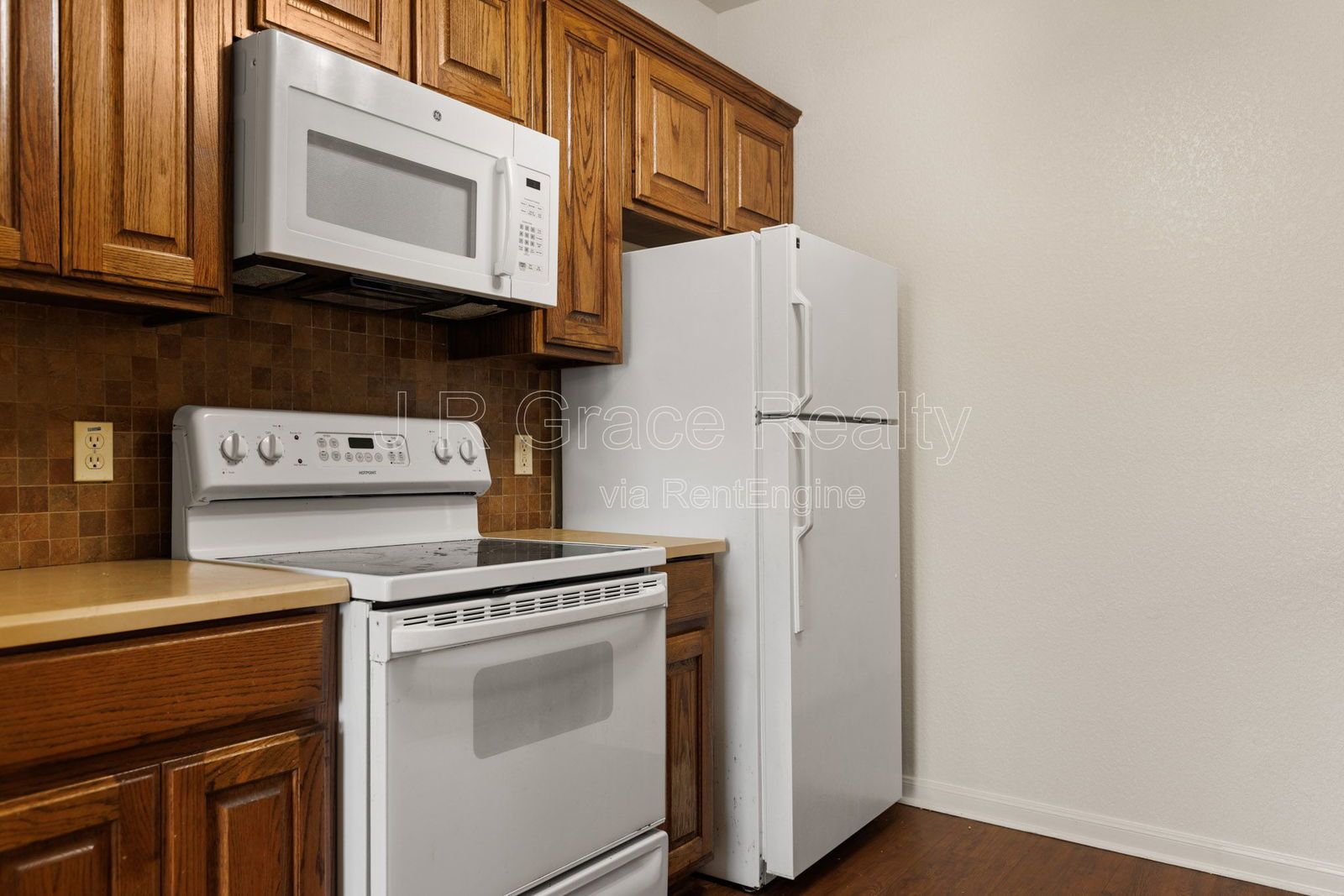 10007 Amber Circle property image