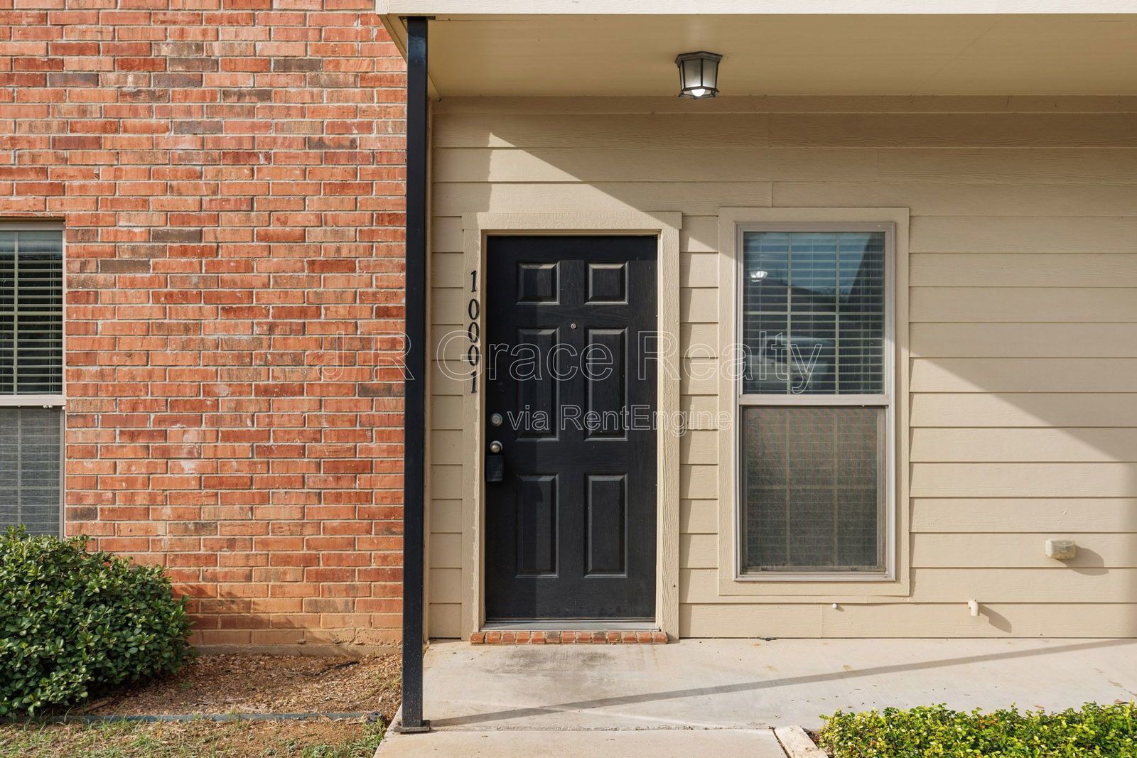 10001 Amber Circle property image