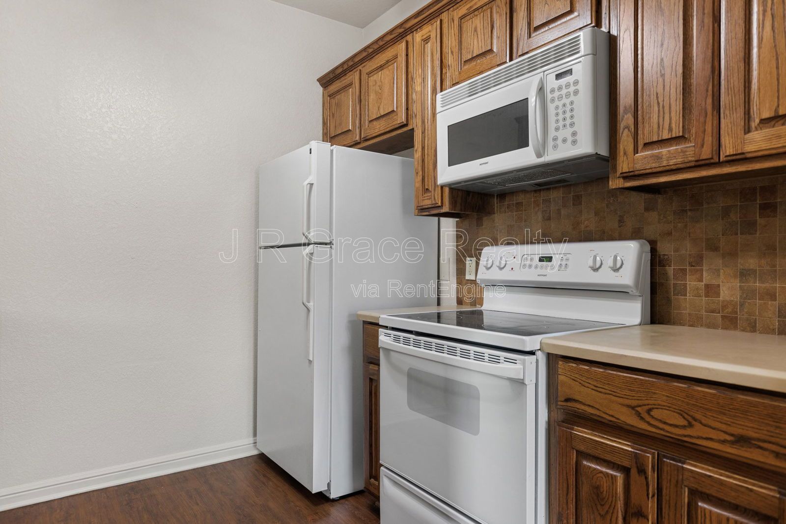 10001 Amber Circle property image