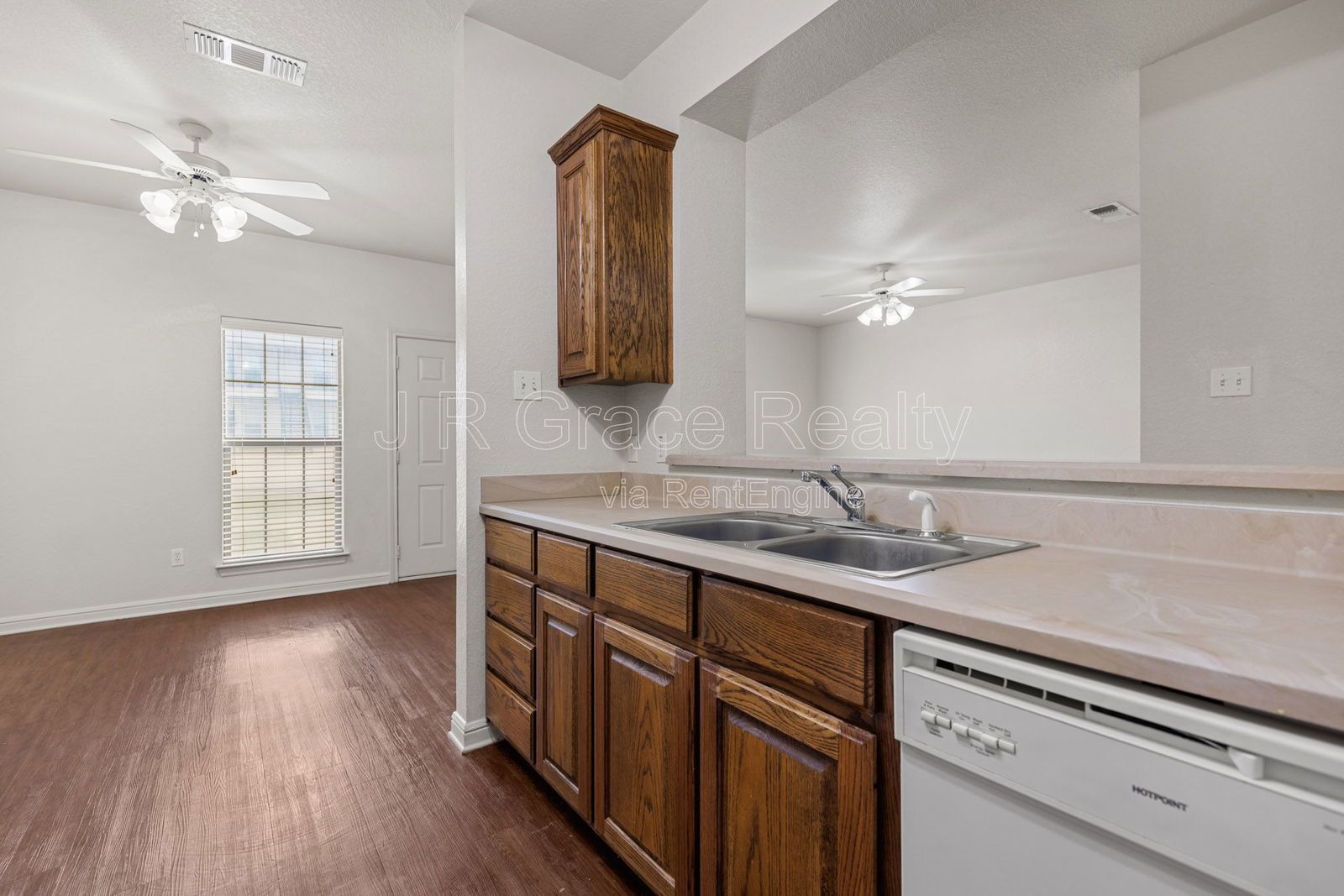 10001 Amber Circle property image