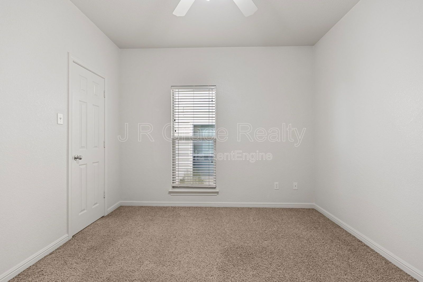10001 Amber Circle property image