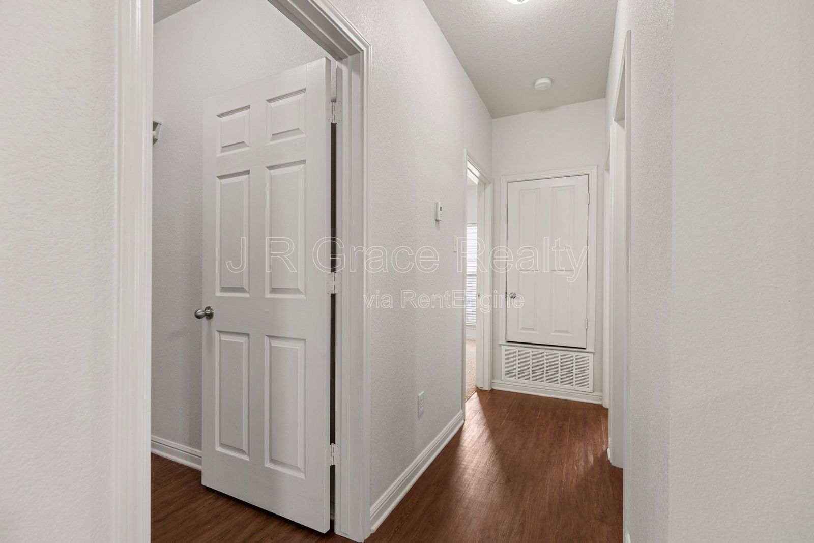 10001 Amber Circle property image