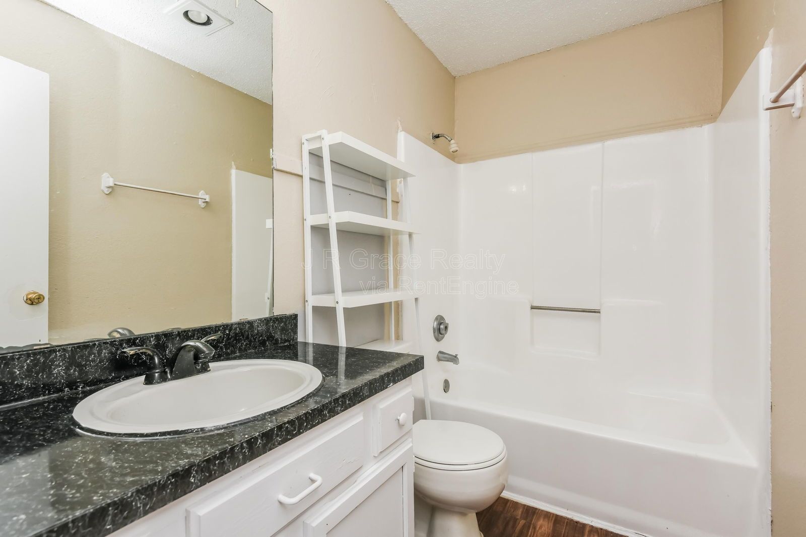 5915Shadydell property image