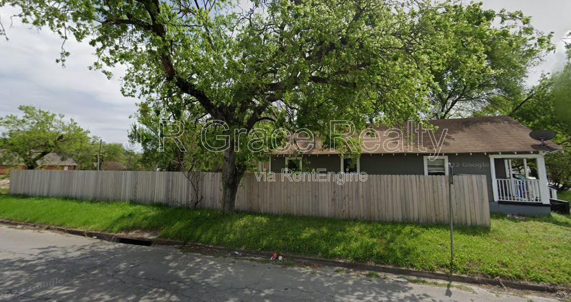 933 Houston property image