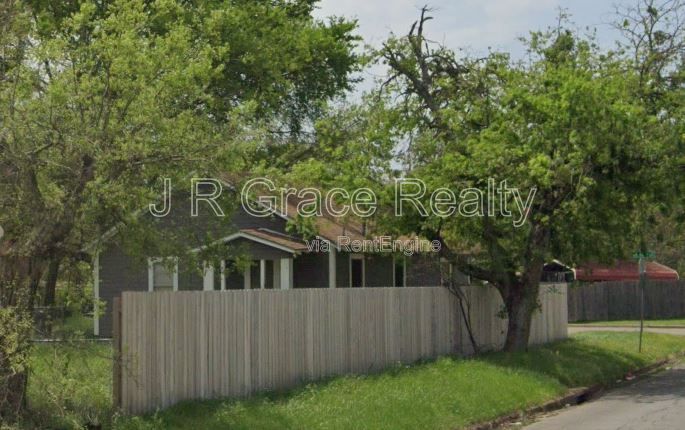 933 Houston property image