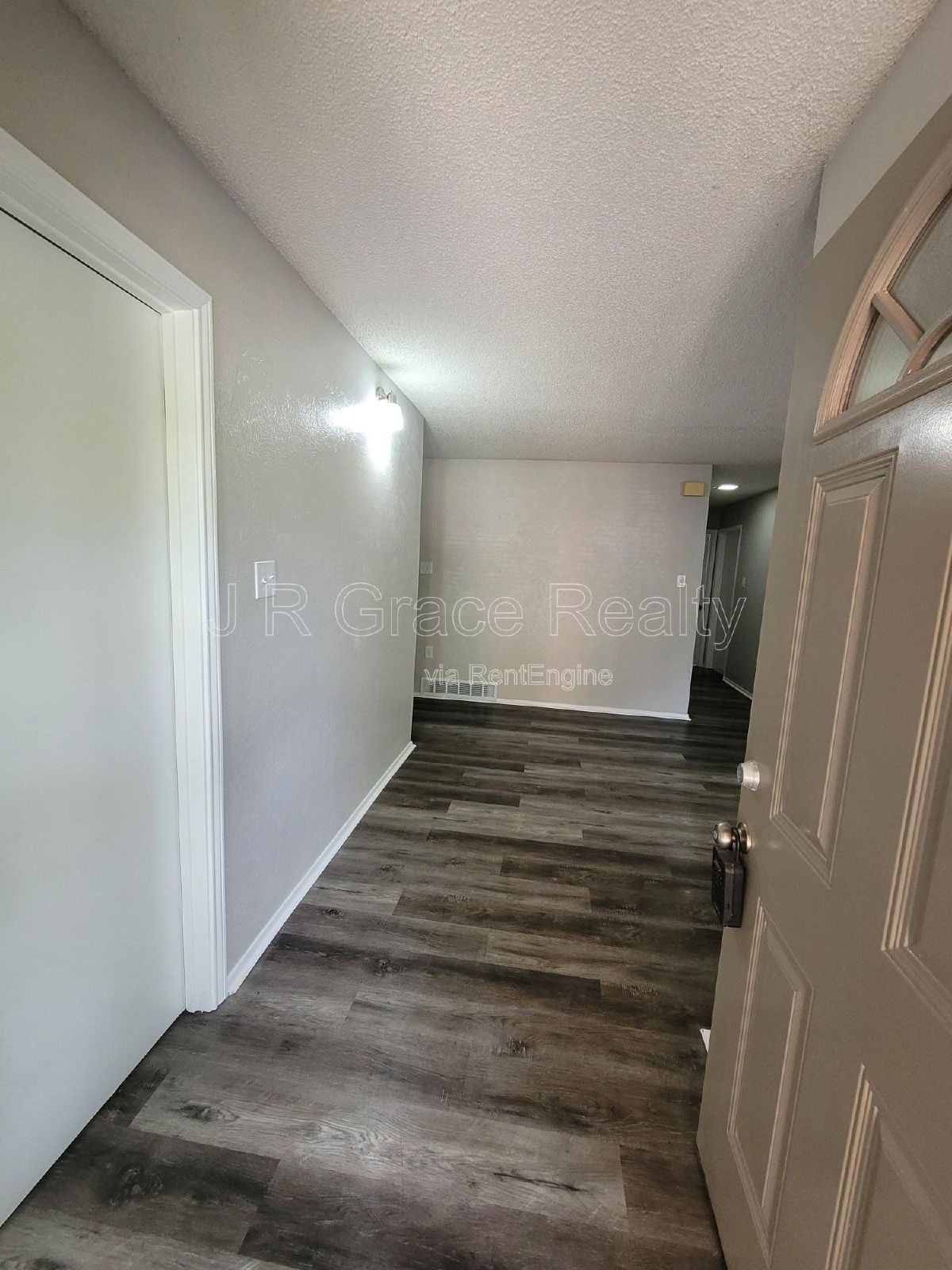 2225 Charboneau property image