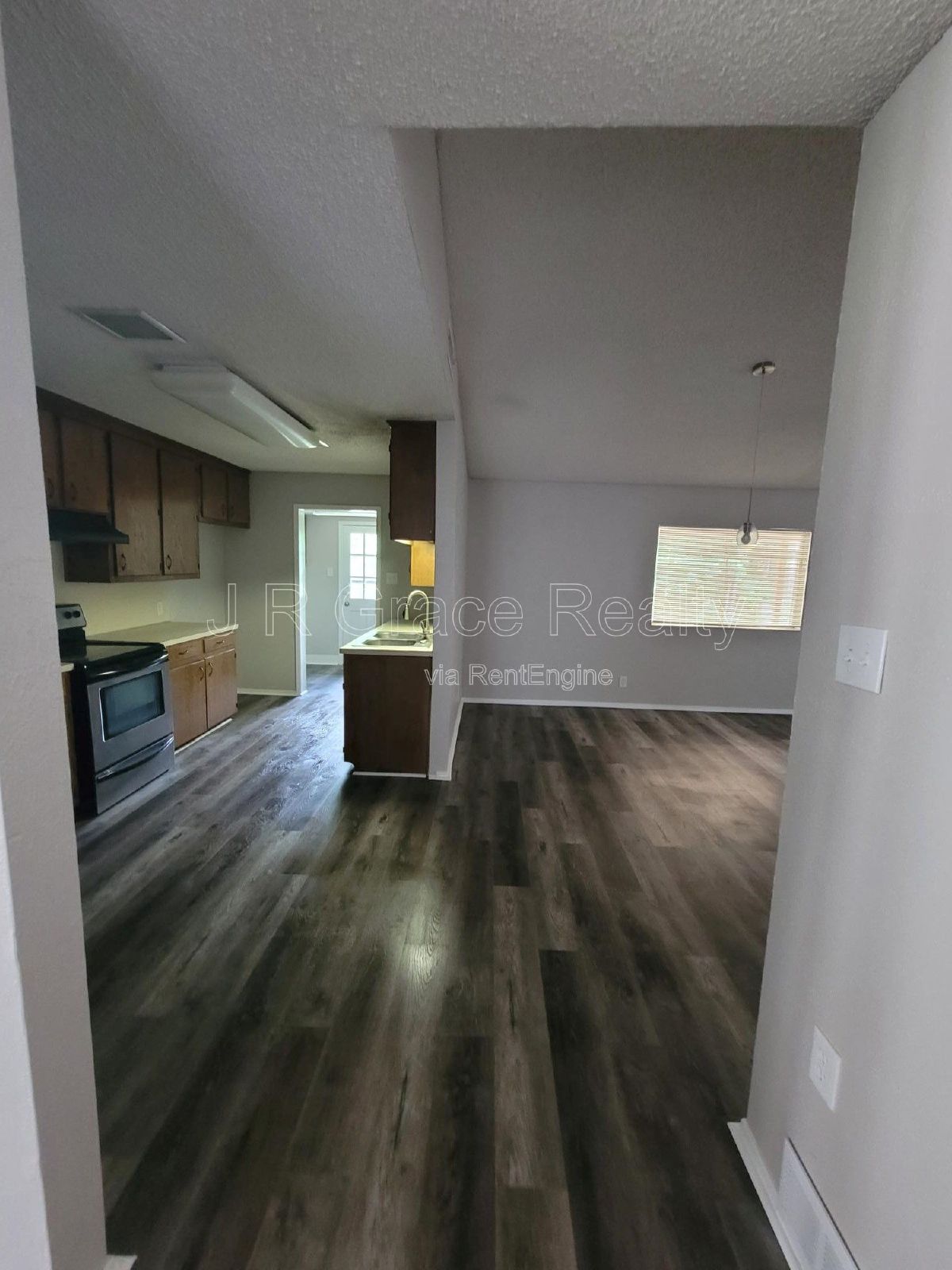 2225 Charboneau property image