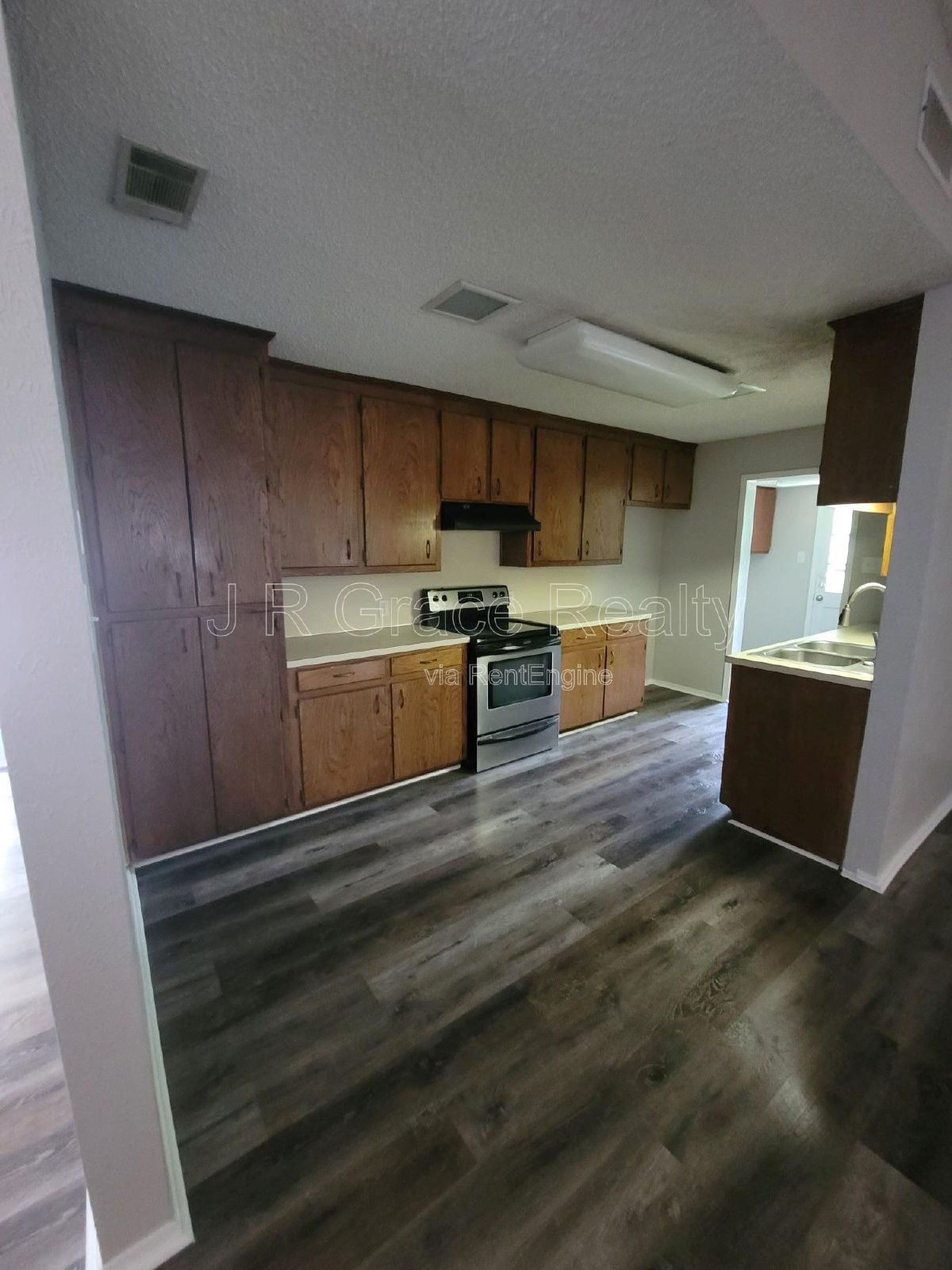 2225 Charboneau property image