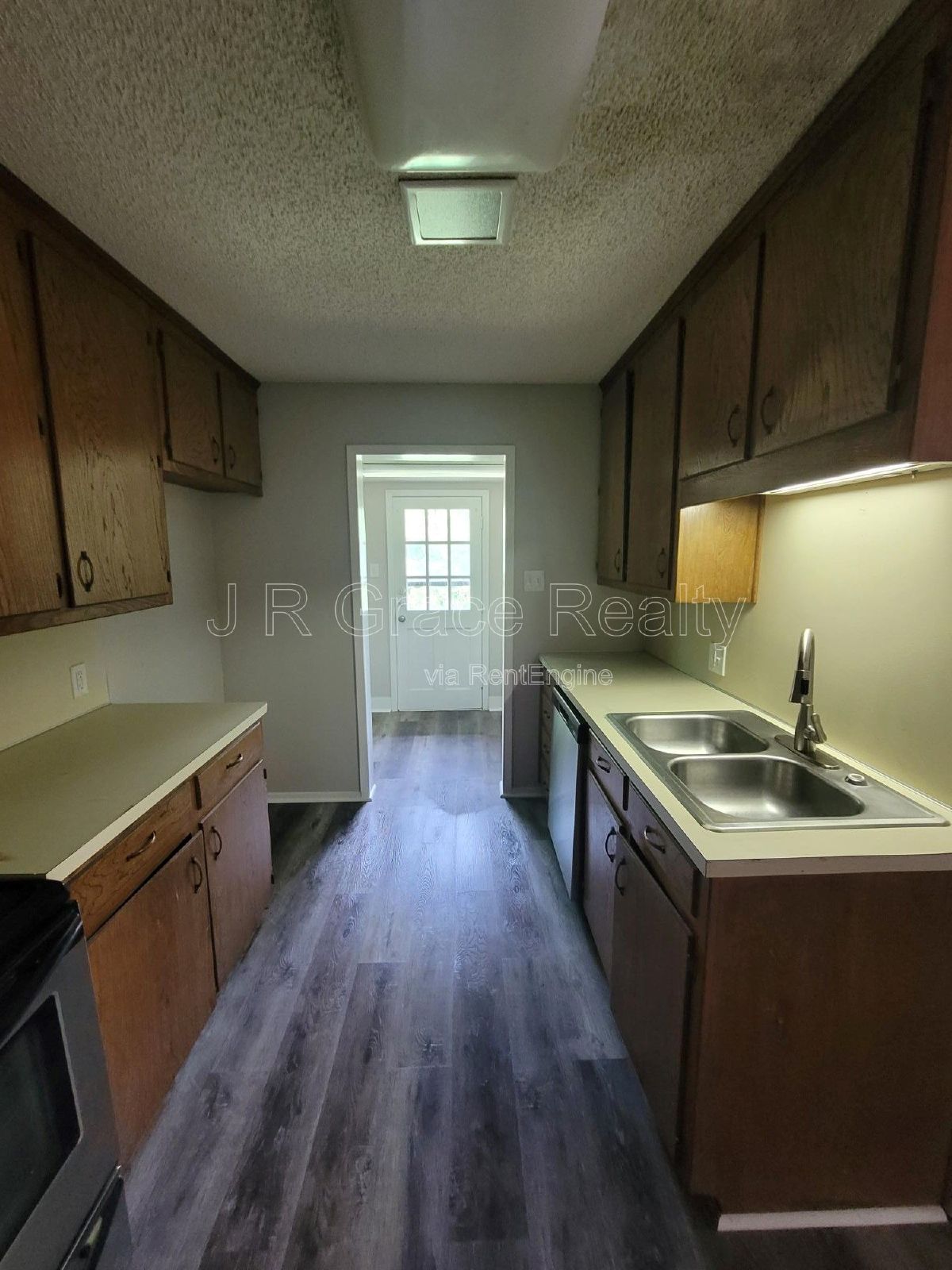 2225 Charboneau property image