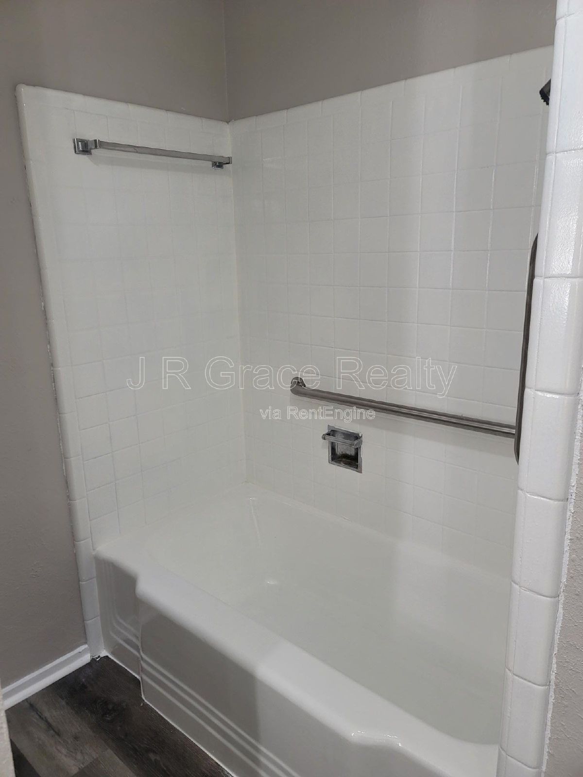 2225 Charboneau property image