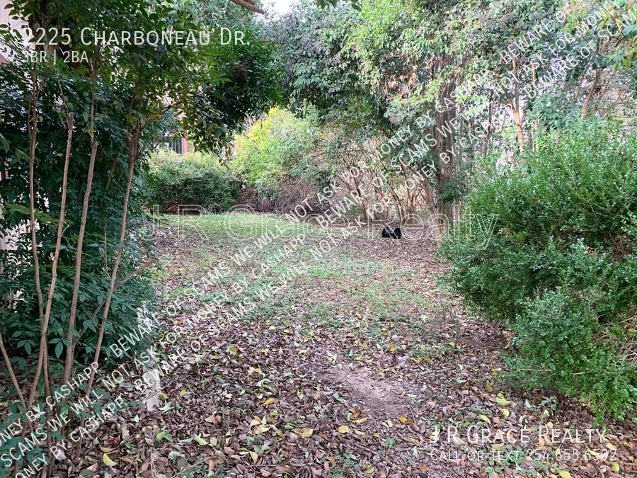 2225 Charboneau property image