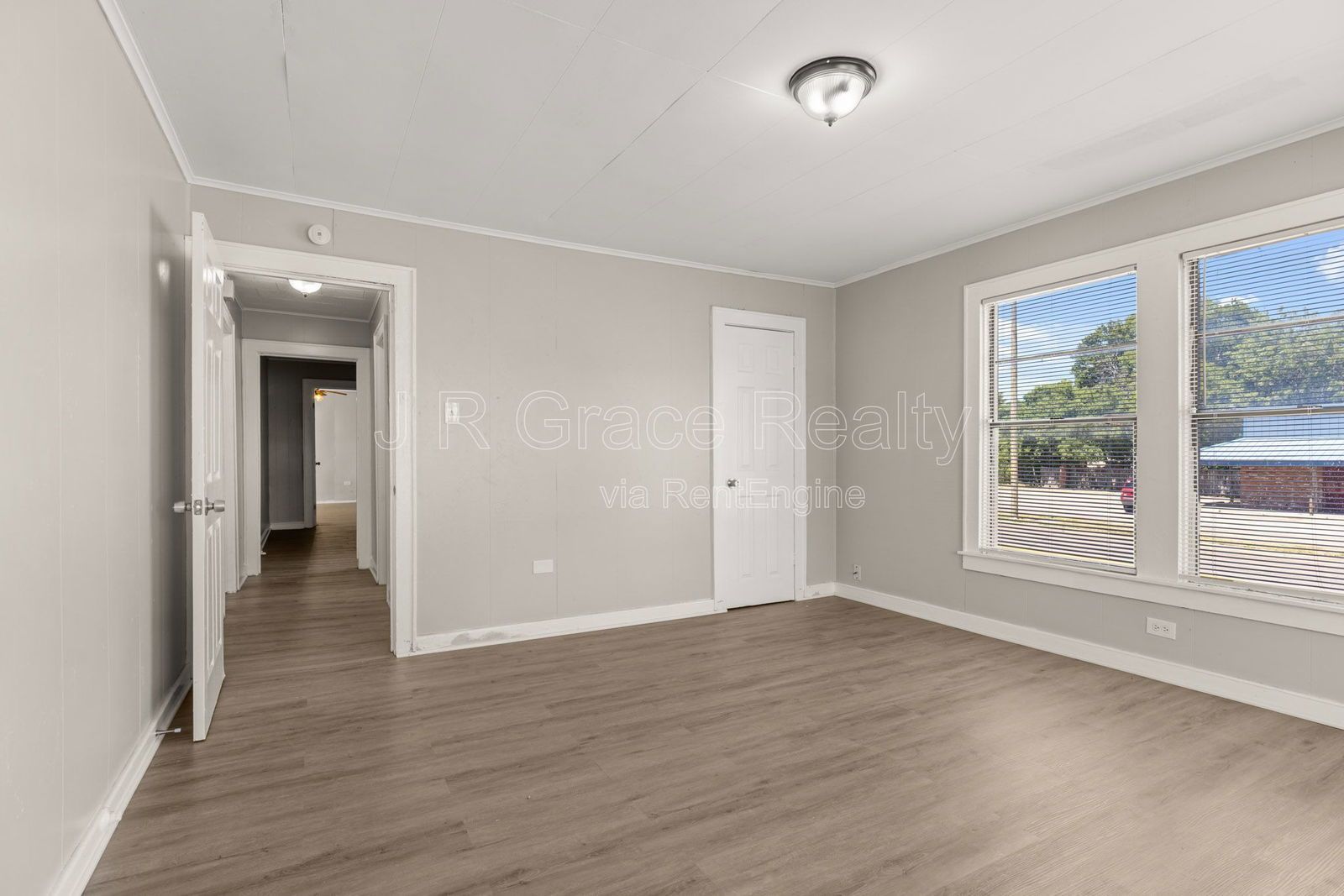 1801 Reuter property image