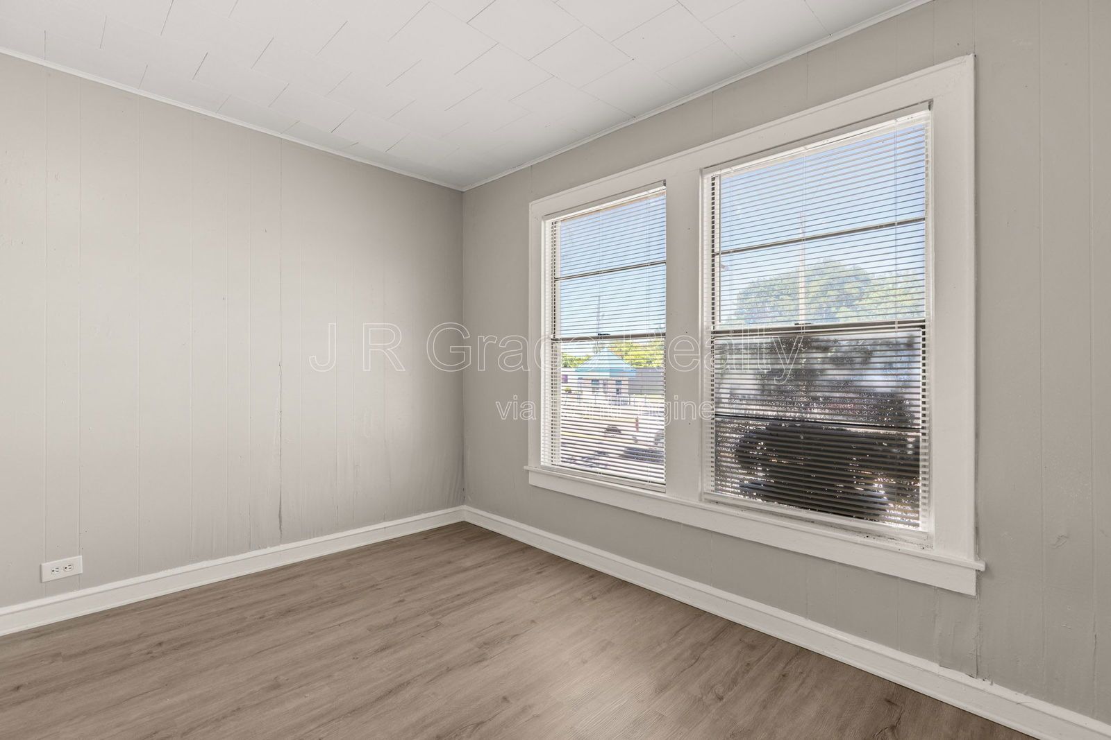 1801 Reuter property image