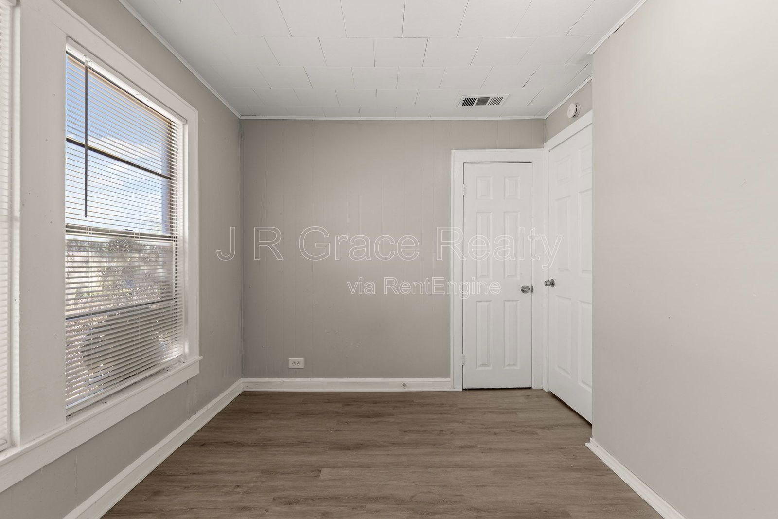 1801 Reuter property image