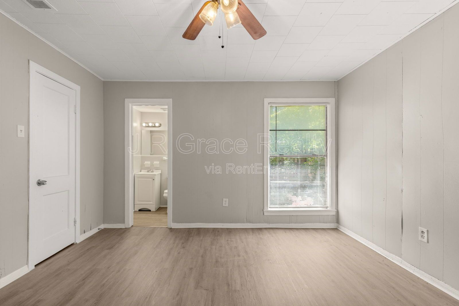 1801 Reuter property image