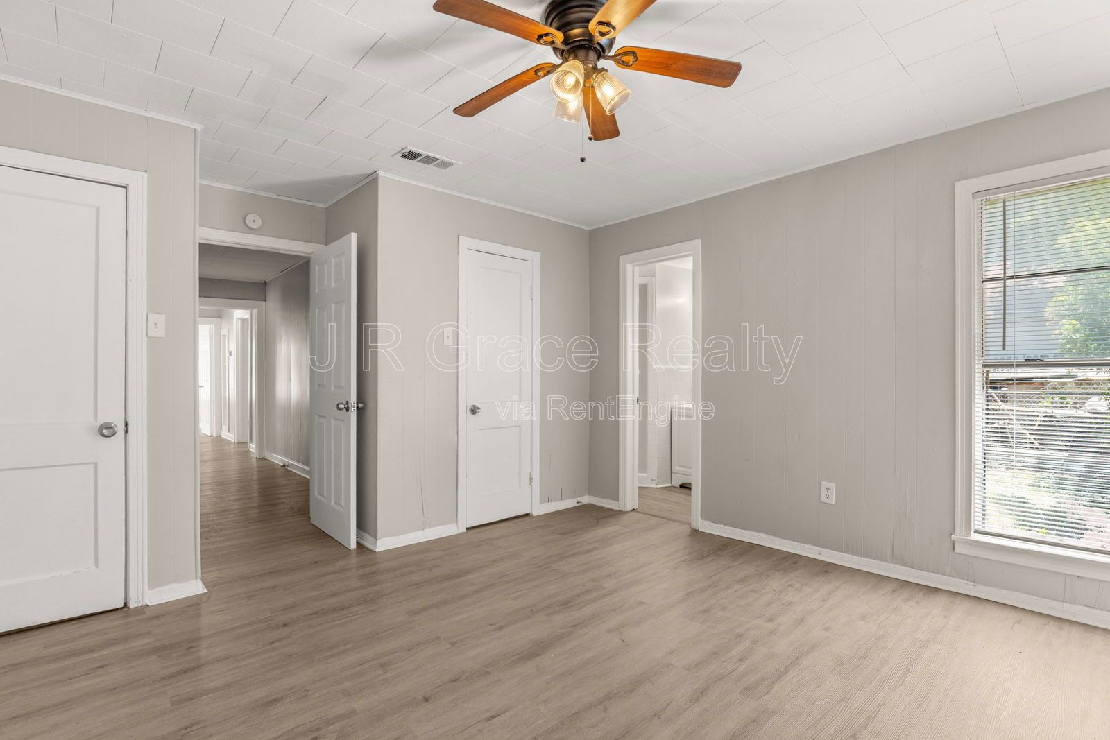 1801 Reuter property image