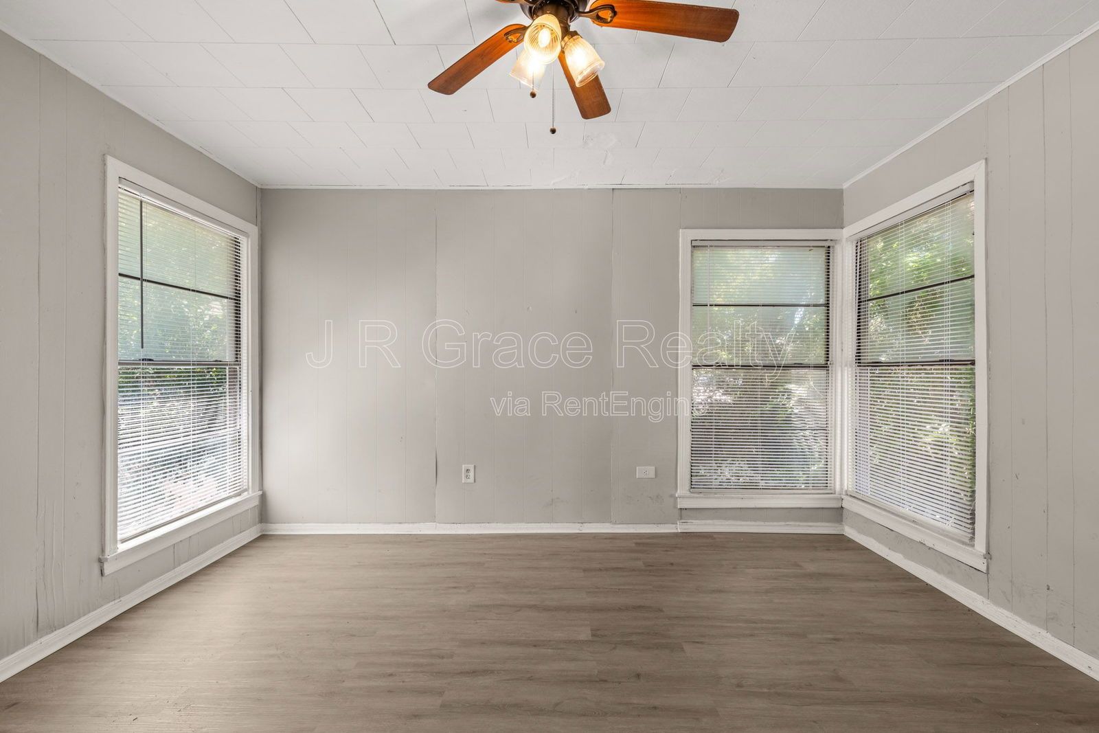 1801 Reuter property image