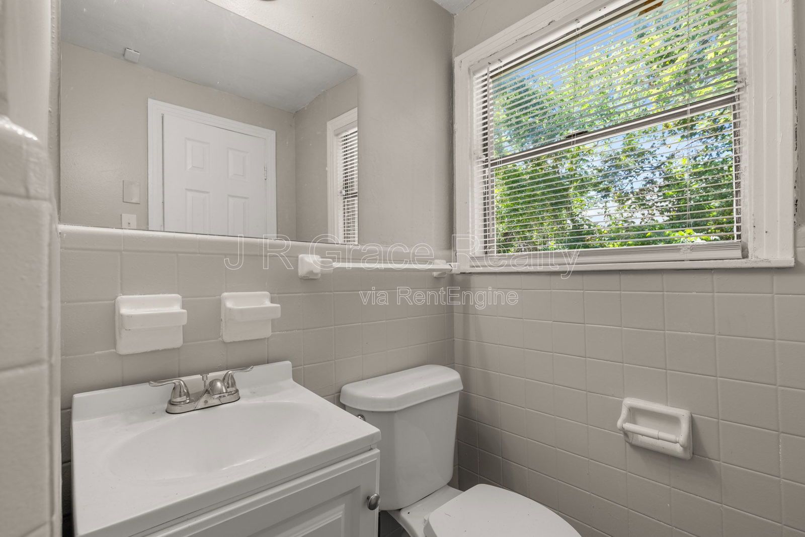 1801 Reuter property image