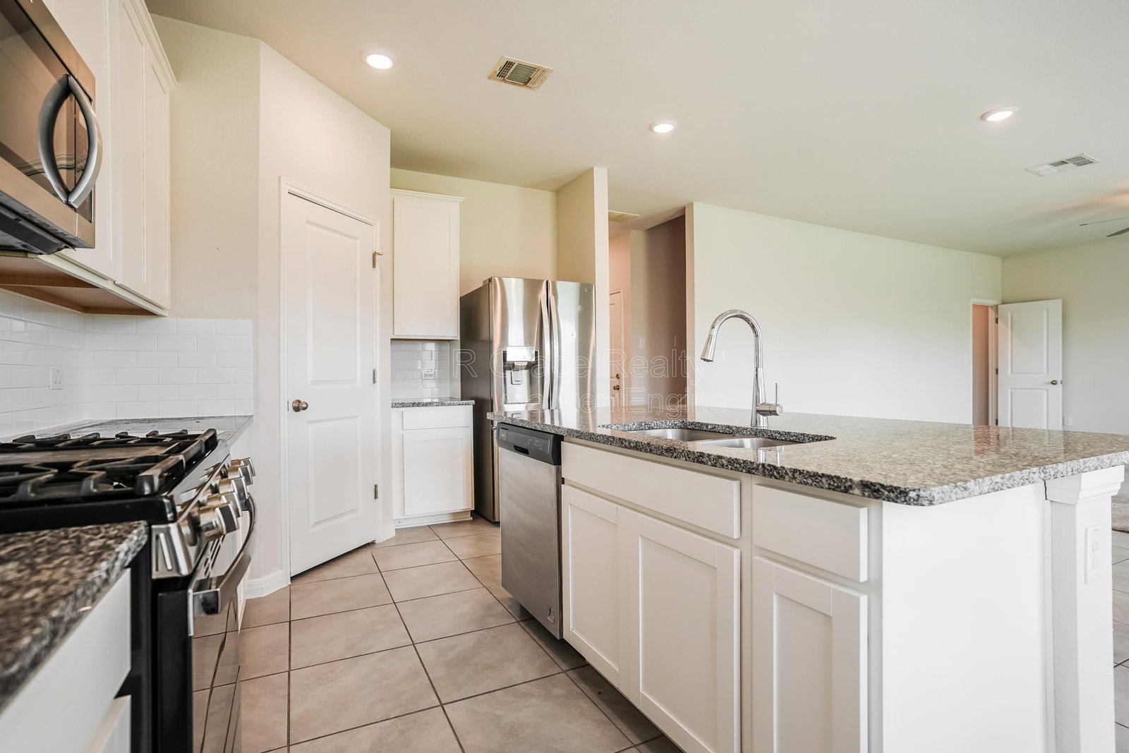 13921Heartland property image