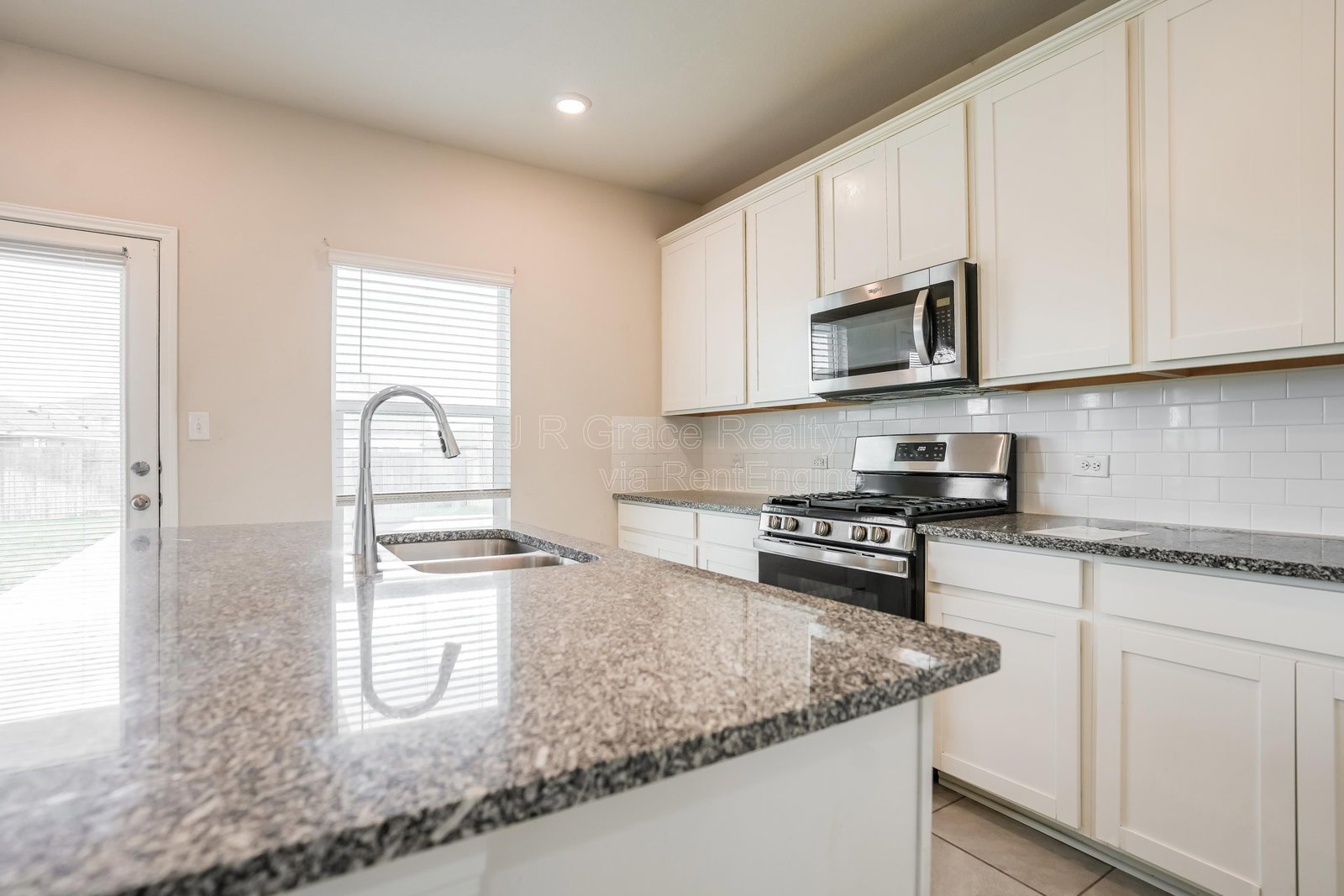 13921Heartland property image