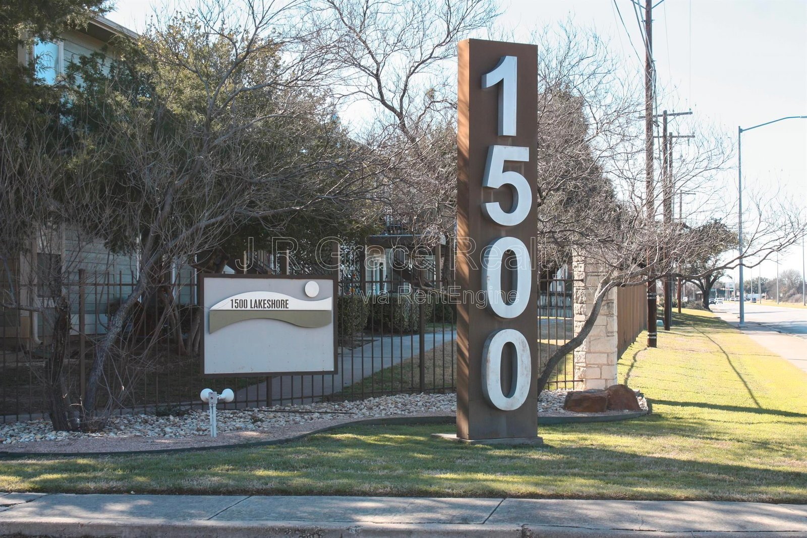 1500LakeShoreApt201 property image