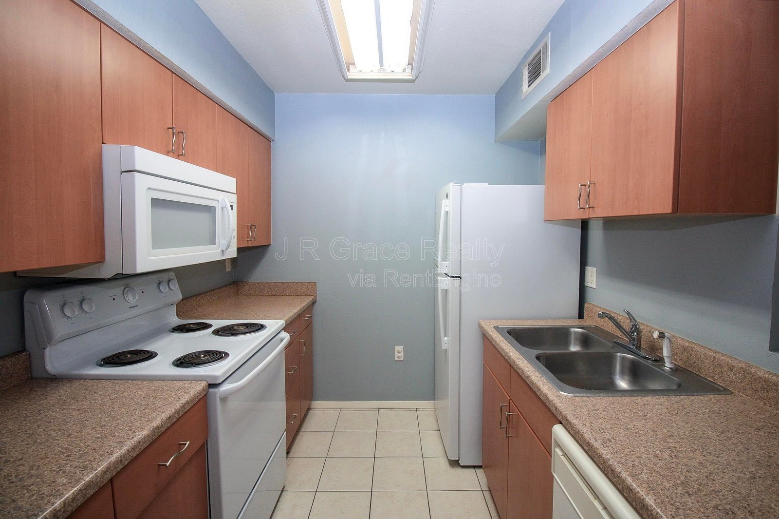 1500LakeShoreApt201 property image