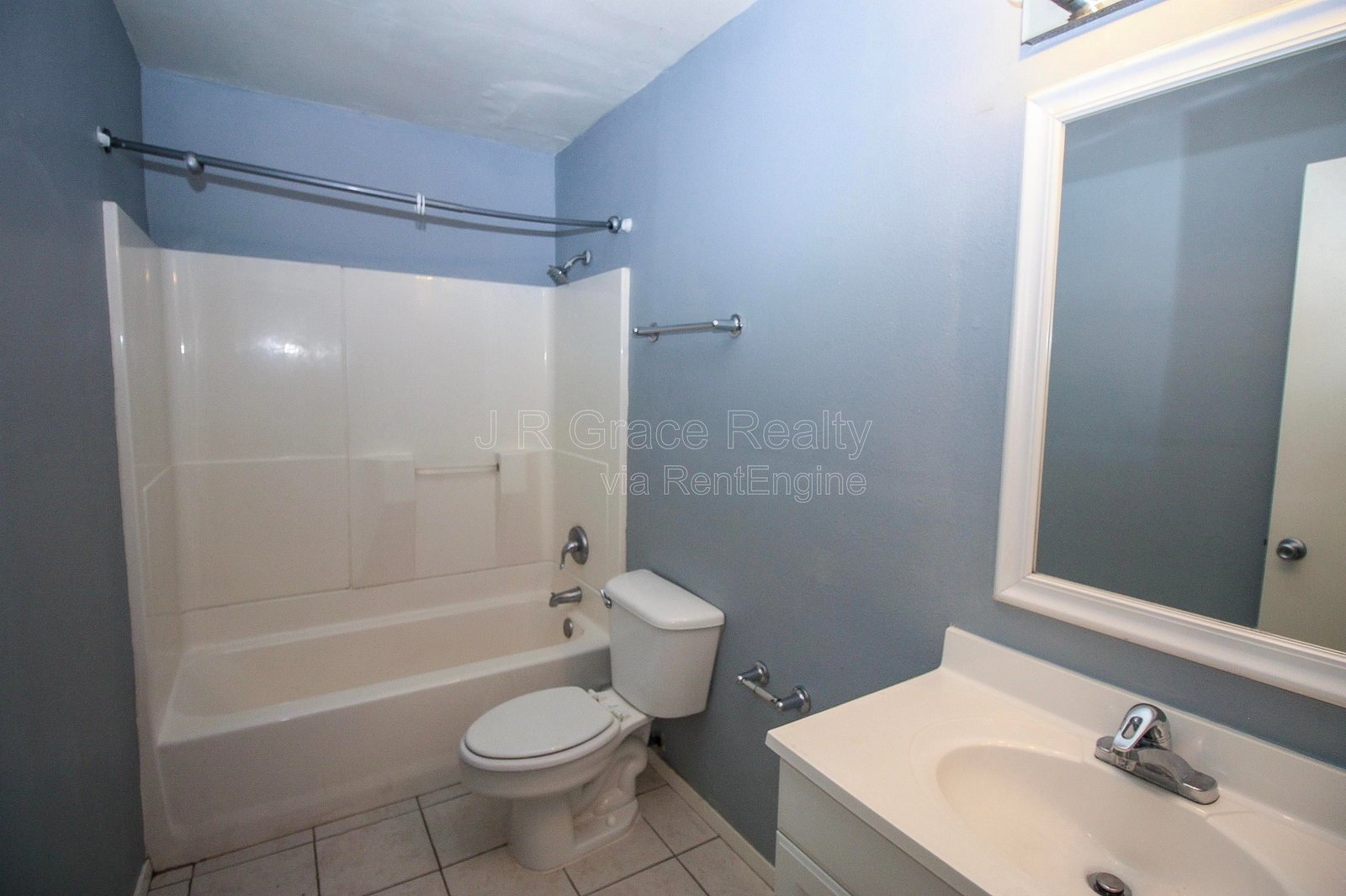 1500LakeShoreApt201 property image