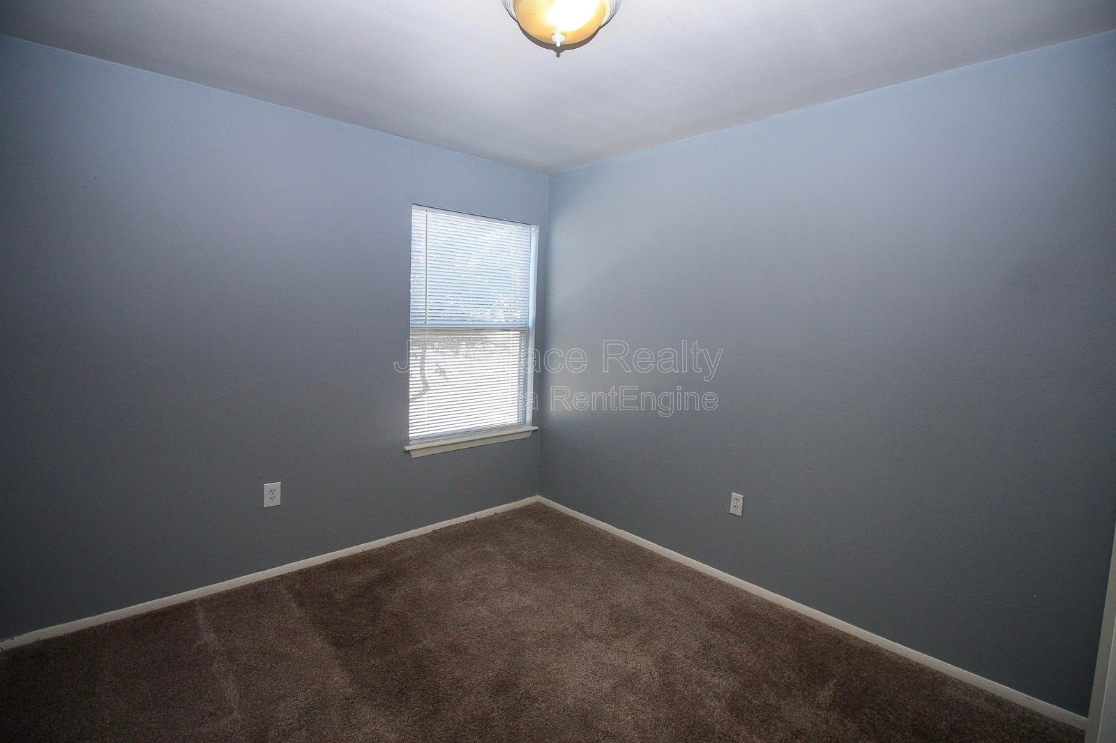 1500LakeShoreApt201 property image