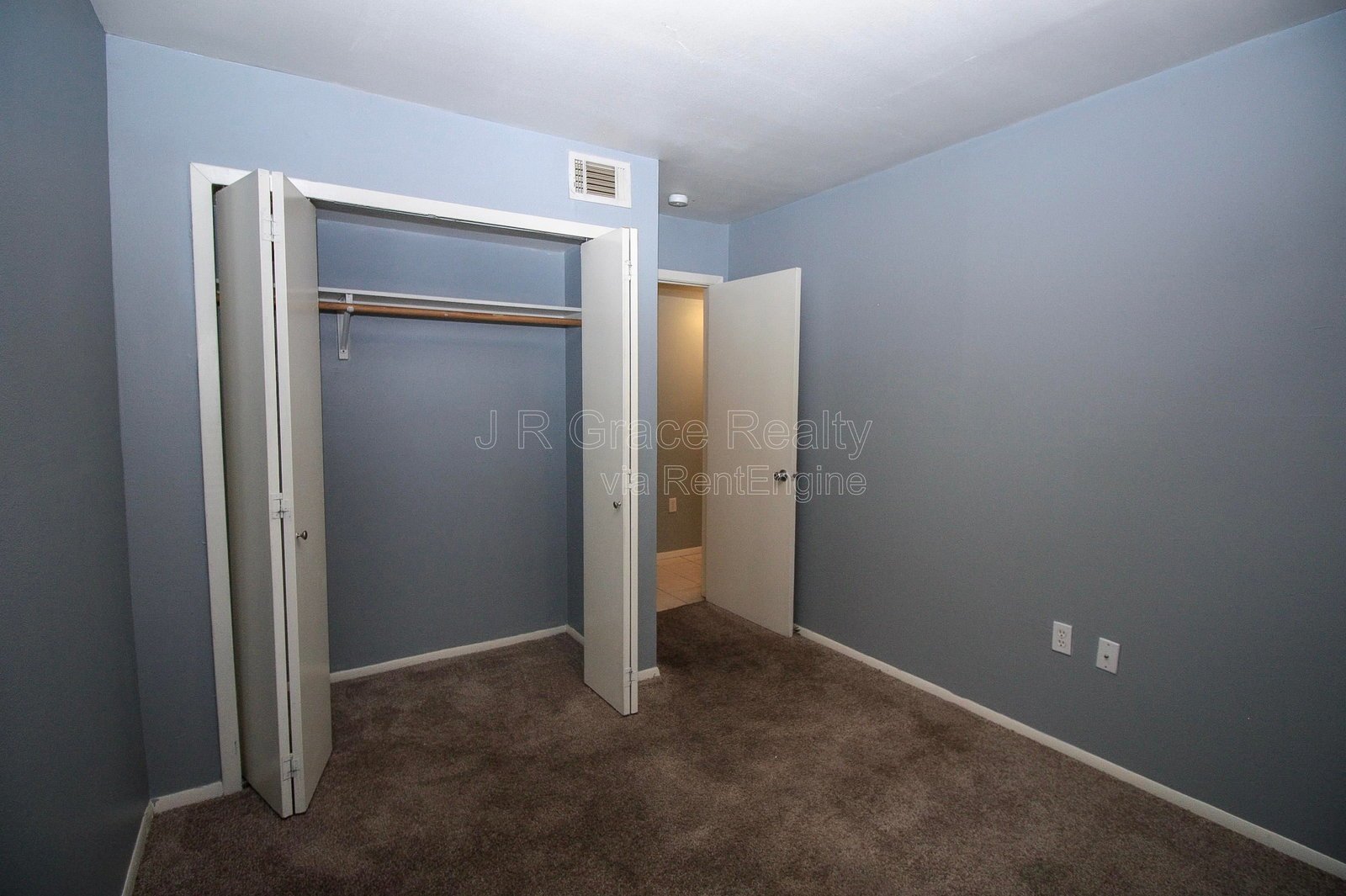 1500LakeShoreApt201 property image