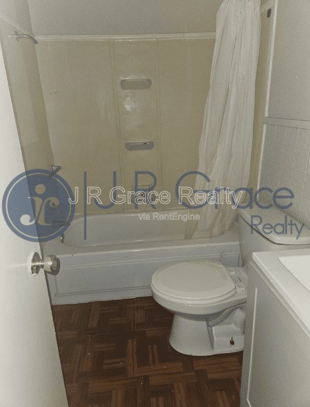 602 E Navarro property image