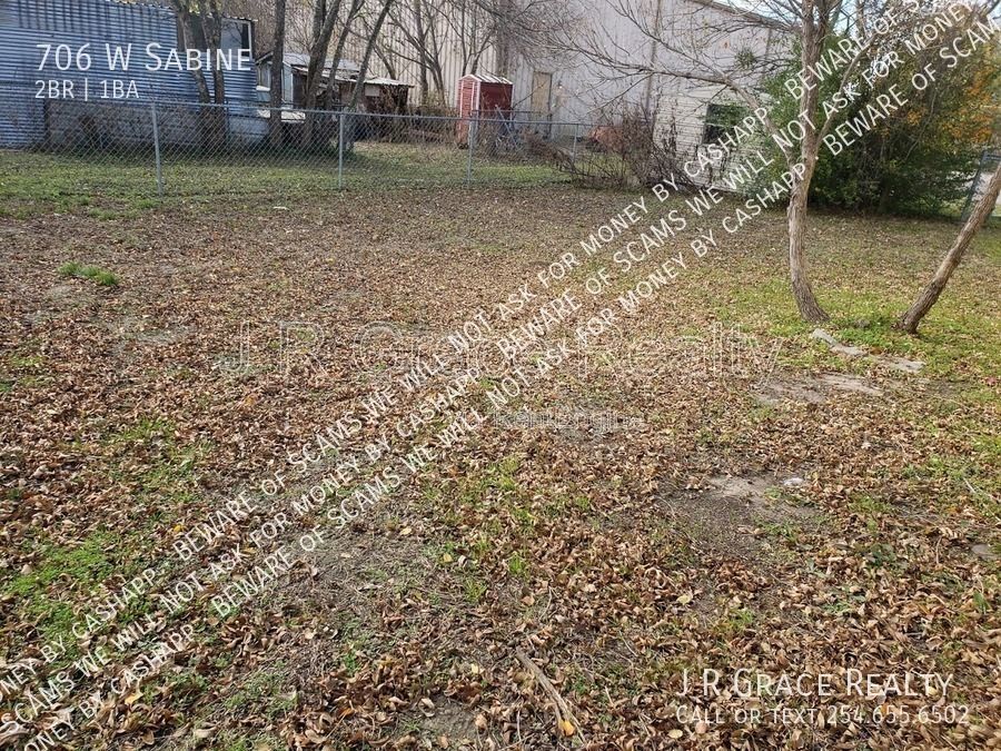 706 W Sabine property image