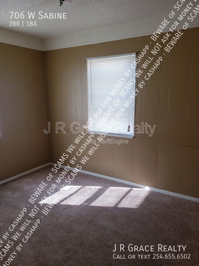 706 W Sabine property image