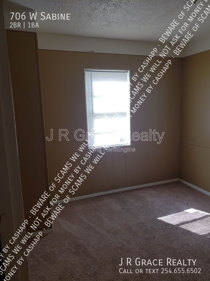 706 W Sabine property image